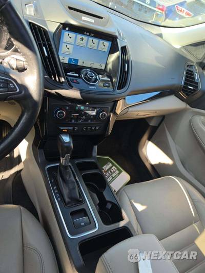 2017 Ford Escape Titanium - zdjęcie 10 z 21 - miniatura