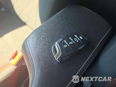 2020 Nissan Kicks SR - zdjęcie 8 z 21 - miniatura