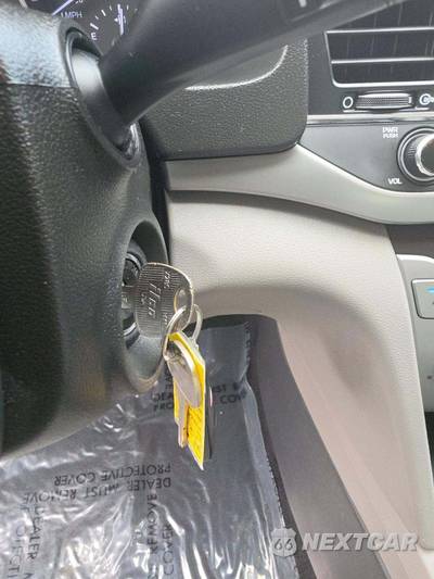 2017 Hyundai Elantra SE Sedan - zdjęcie 8 z 23 - miniatura