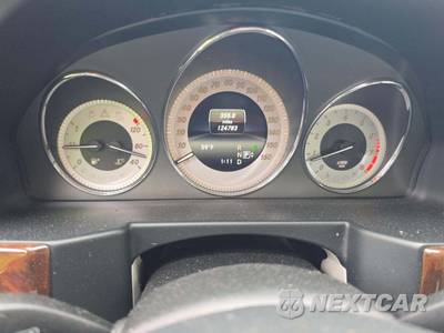 2015 Mercedes-Benz GLK 350 - zdjęcie 9 z 23 - miniatura
