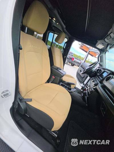 2020 Jeep Wrangler Unlimited Sahara - zdjęcie 18 z 21 - miniatura