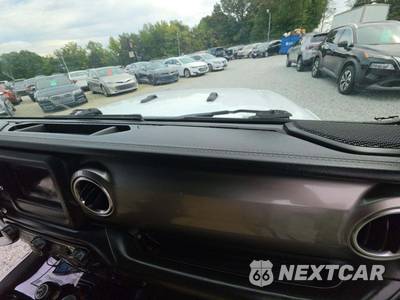 2020 Jeep Wrangler Unlimited Sahara - zdjęcie 19 z 21 - miniatura