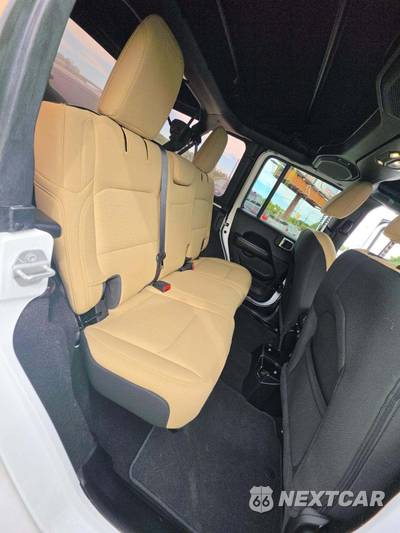 2020 Jeep Wrangler Unlimited Sahara - zdjęcie 16 z 21 - miniatura