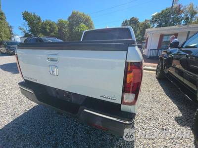 2017 Honda Ridgeline RTL-T Crew Cab Medium Bed - zdjęcie 3 z 21 - miniatura