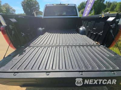 2022 Toyota Tundra SR5 Crew Cab Short Bed - zdjęcie 14 z 24 - miniatura