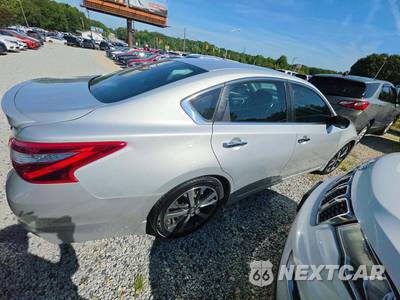 2016 Nissan Altima 2.5 SR - zdjęcie 4 z 22 - miniatura