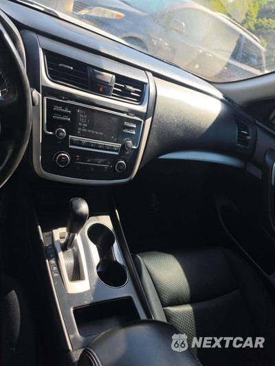 2016 Nissan Altima 2.5 SR - zdjęcie 10 z 22 - miniatura