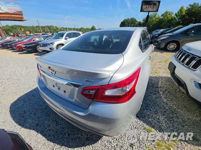 2016 Nissan Altima 2.5 SR - zdjęcie 3 z 22 - miniatura
