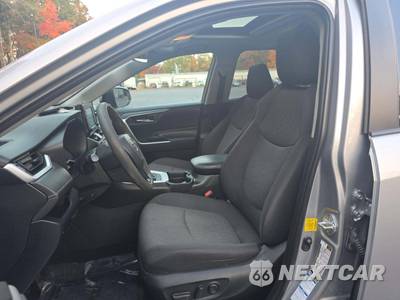 2021 Toyota RAV4 XLE - zdjęcie 6 z 26 - miniatura