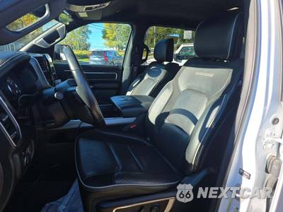 2023 Ram 1500 Laramie Crew Cab Short Bed - zdjęcie 6 z 21 - miniatura