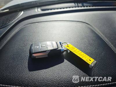 2023 Ram 1500 Laramie Crew Cab Short Bed - zdjęcie 8 z 21 - miniatura