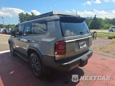 2025 Toyota Land Cruiser - zdjęcie 2 z 22 - miniatura