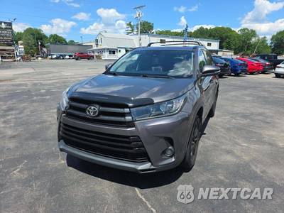 2019 Toyota Highlander SE - zdjęcie 1 z 24 - miniatura