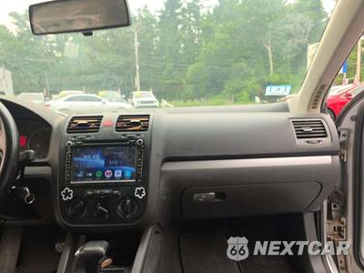 2005 Volkswagen New Jetta Sedan Value Edition - zdjęcie 19 z 21 - miniatura