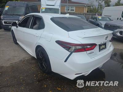 2022 Toyota Camry SE - zdjęcie 2 z 28 - miniatura