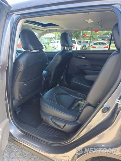 2023 Toyota Highlander XLE - zdjęcie 13 z 24 - miniatura