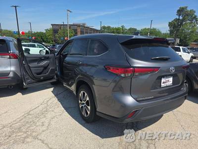 2023 Toyota Highlander XLE - zdjęcie 2 z 24 - miniatura