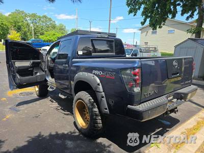 2010 Nissan TITAN PRO-4X Crew Cab Short Bed - zdjęcie 2 z 38 - miniatura