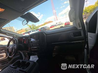 2022 Nissan TITAN SV Crew Cab Short Bed - zdjęcie 19 z 22 - miniatura
