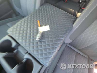 2022 Nissan TITAN SV Crew Cab Short Bed - zdjęcie 8 z 22 - miniatura