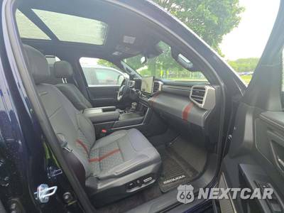 2026 Toyota Sequoia Capstone - zdjęcie 19 z 21 - miniatura