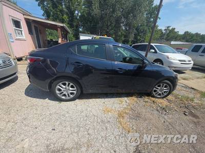 2017 Toyota Yaris iA Sedan - zdjęcie 4 z 21 - miniatura