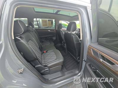 2025 Volkswagen Atlas 2.0T SEL Premium R-Line - zdjęcie 17 z 22 - miniatura