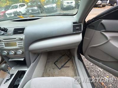 2010 Toyota Camry - zdjęcie 19 z 28 - miniatura
