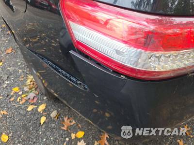2010 Toyota Camry - zdjęcie 26 z 28 - miniatura
