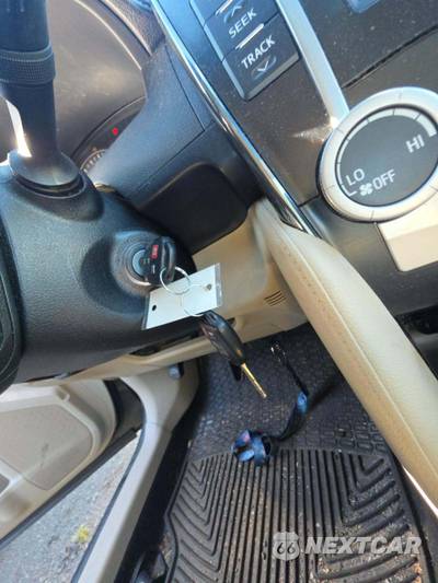 2013 Toyota Camry LE - zdjęcie 8 z 25 - miniatura