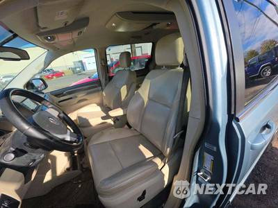 2010 Volkswagen Routan SE w/Rear Seat Entertainment 121.2" WB - zdjęcie 6 z 24 - miniatura