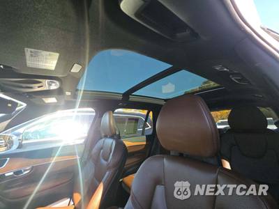 2021 Volvo XC90 T6 Momentum 7-Passenger - zdjęcie 11 z 23 - miniatura