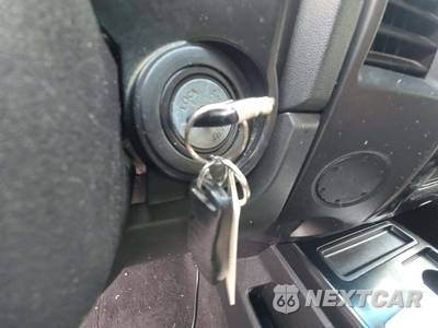 2014 Nissan TITAN SV Crew Cab Short Bed - zdjęcie 8 z 36 - miniatura