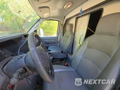 2017 Ford Super Duty E-350 Cutaway DRW - zdjęcie 6 z 31 - miniatura