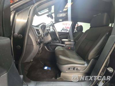 2019 Nissan TITAN SV Crew Cab Short Bed - zdjęcie 6 z 30 - miniatura