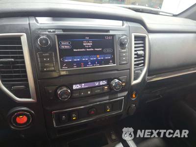 2019 Nissan TITAN SV Crew Cab Short Bed - zdjęcie 10 z 30 - miniatura