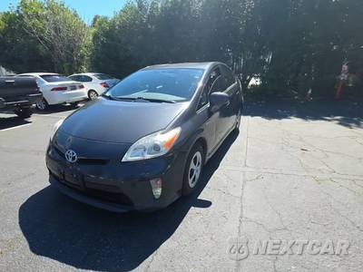 2015 Toyota Prius Two - zdjęcie 1 z 32 - miniatura