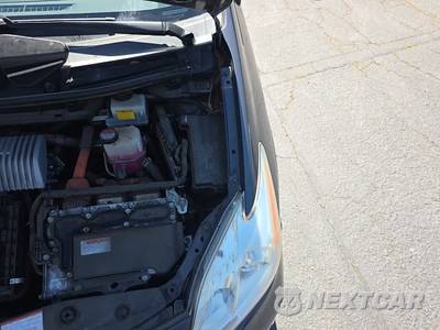 2015 Toyota Prius Two - zdjęcie 25 z 32 - miniatura