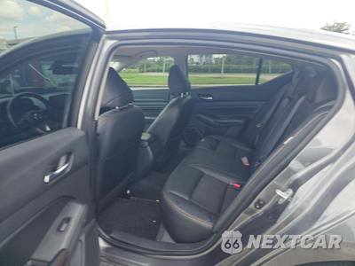 2022 Nissan Altima SR - zdjęcie 10 z 19 - miniatura