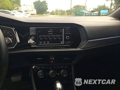 2019 Volkswagen Jetta R-Line - zdjęcie 7 z 23 - miniatura
