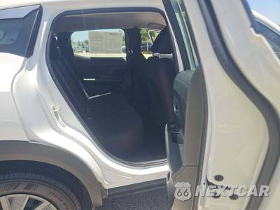 2025 Nissan Kicks S - zdjęcie 13 z 20 - miniatura