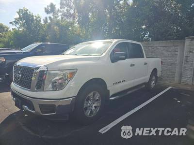 2018 Nissan TITAN SV Crew Cab Short Bed