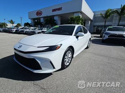 2026 Toyota Camry LE - zdjęcie 1 z 17 - miniatura