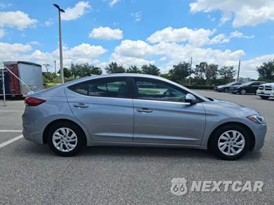 2017 Hyundai Elantra SE Sedan - zdjęcie 5 z 30 - miniatura