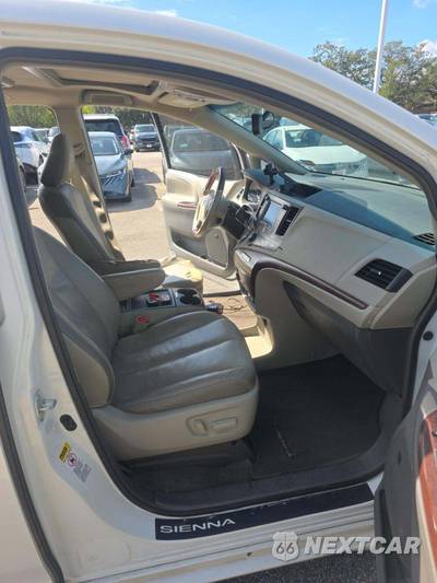 2013 Toyota Sienna Limited 7-Passenger 119.3" WB - zdjęcie 18 z 20 - miniatura