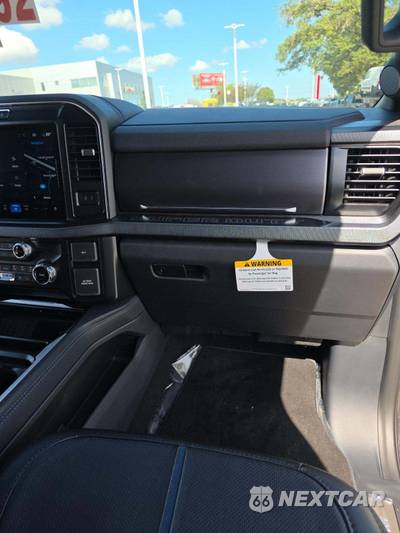 2026 Ford Super Duty F-450 Platinum Crew Cab Long Bed DRW - zdjęcie 19 z 20 - miniatura