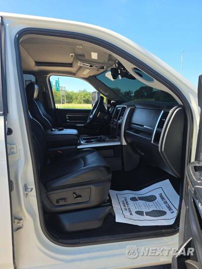 2017 Ram 2500 Laramie Extended Crew Cab Medium Bed - zdjęcie 18 z 29 - miniatura
