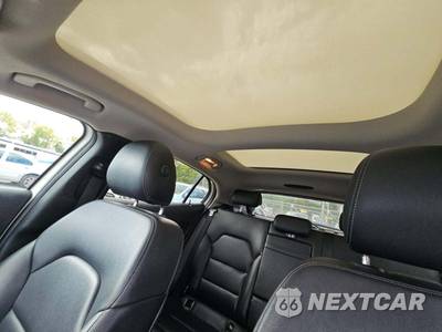 2020 Mercedes-Benz GLA 250 4MATIC - zdjęcie 8 z 25 - miniatura