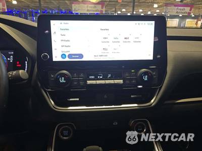 2024 Toyota Grand Highlander XLE - zdjęcie 10 z 24 - miniatura