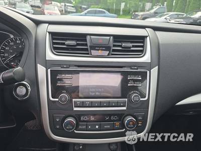2017 Nissan Altima 2.5 SV - zdjęcie 7 z 24 - miniatura